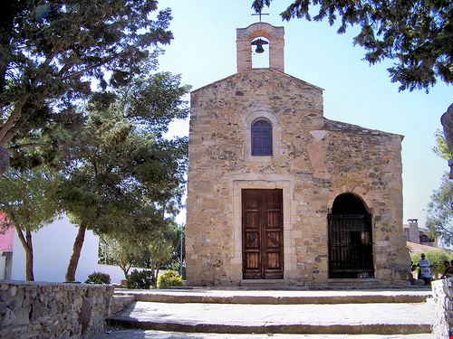 Facciata chiesa di San Saturnino Ussana http://www.comune.ussana.ca.it/?pagina=19&galleria=1#.W5eVjlUza00 